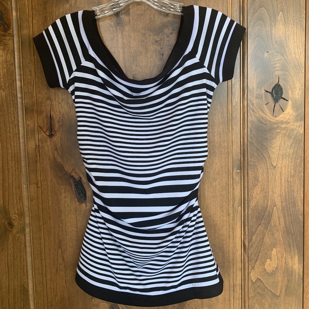 Joseph Ribkoff  black and white sleeveless top.